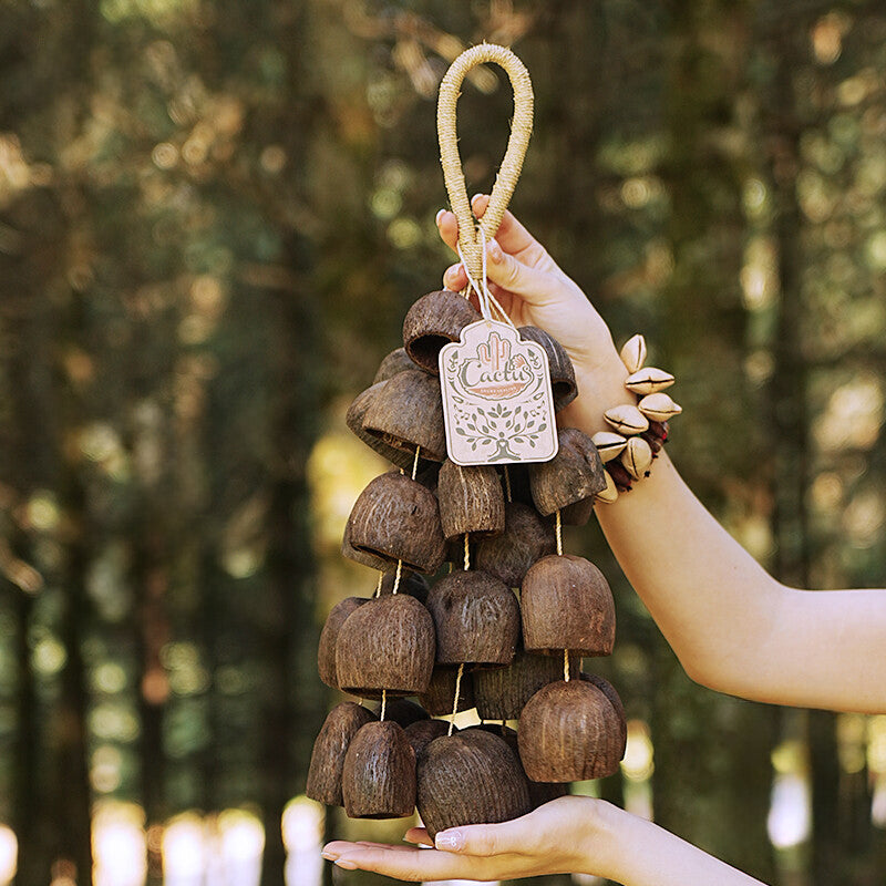 Salin Nut Handbell